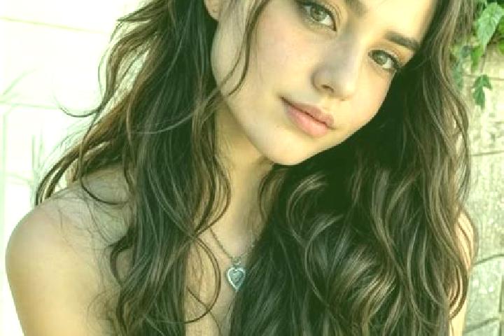 Sienna, 25, a auburn hazel-eyed latina companion based in Khoshk Bijar. Offering Deep French Kissing, Party Girl. Available for incall and outcall, day and e...