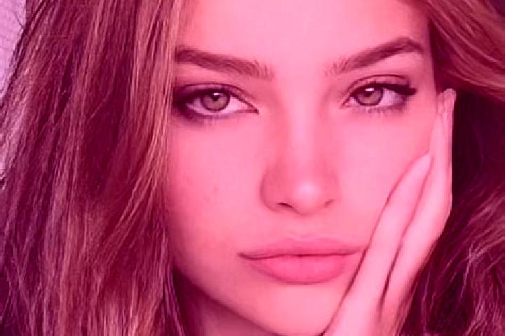 Sienna, 25, a brunette green-eyed slavic companion based in Penryn. Offering Dinner Date, Overnight, OWO, Deep French Kissing. Available for incall and outca...