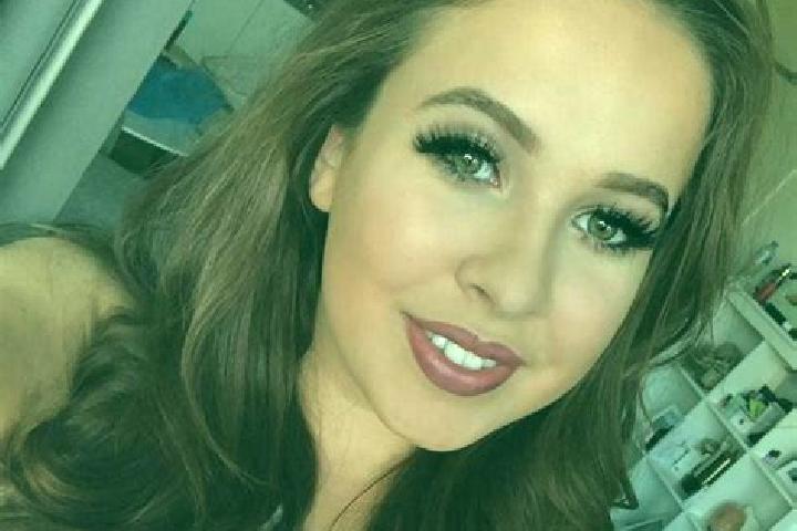 Sienna, 25, a brunette grey-eyed european companion based in Ableiges. Offering Striptease, Prostate Massage, A-Level, Erotic Massage, Fetish. Available for ...