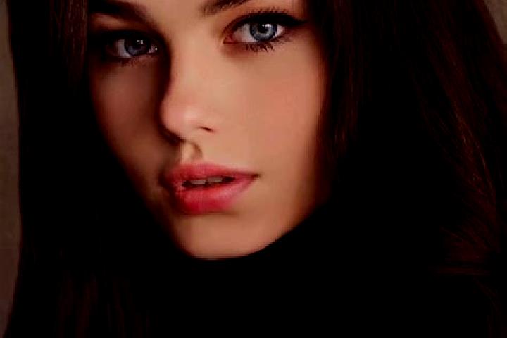 Sienna, 25, a brunette grey-eyed slavic companion based in Hadle Szklarskie. Offering OWO, Domination, Erotic Massage, Girlfriend Experience. Available for i...