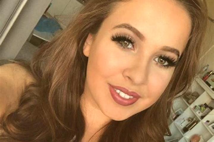 Sienna, 25, a red brown-eyed slavic companion based in Glogow Malopolski. Offering Party Girl, Fetish, Duos, A-Level. Available for incall and outcall, day a...
