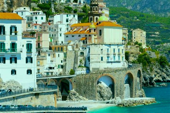 Sienna, 25 — Escort in Caines, Italy