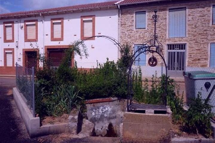 Sienna, 25 — Escort in Quintana y Congosto, Spain