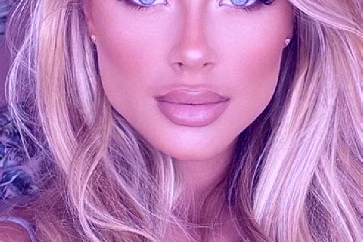 Sienna, 26, a blonde blue-eyed latina companion based in Bessines-sur-Gartempe. Offering 69, Dinner Date. Available for incall and outcall, overnight booking...