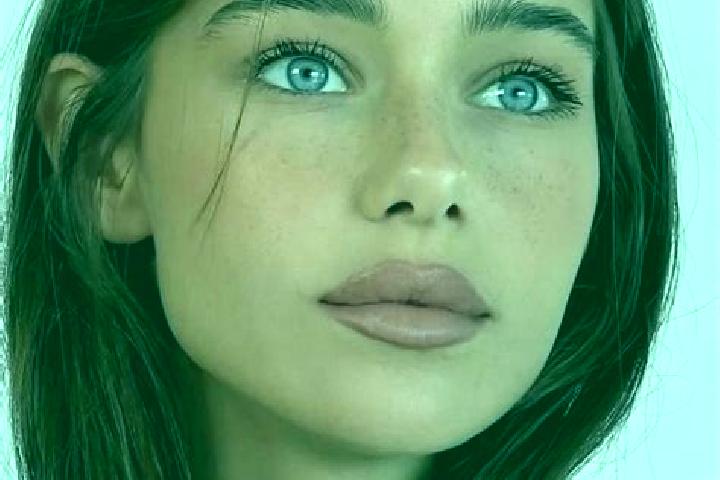 Sienna, 26, a brunette blue-eyed mixed companion based in Sebampo. Offering Fetish, CIM, Deep French Kissing, Striptease. Available for incall and outcall, d...
