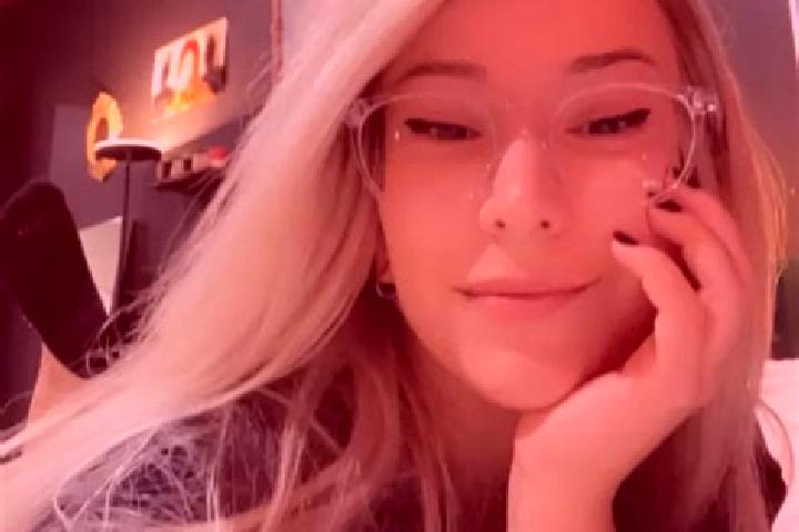 Sienna, 26, a red amber-eyed asian companion based in Fladnitz im Raabtal. Offering Deep French Kissing, GFE, Roleplay, Dinner Date. Available for incall and...