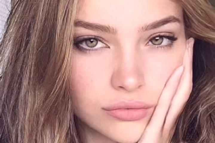 Sienna, 27, a chestnut hazel-eyed slavic companion based in Byriuky. Offering 69, GFE, Tantra, Deep French Kissing. Available for incall and outcall, overnig...
