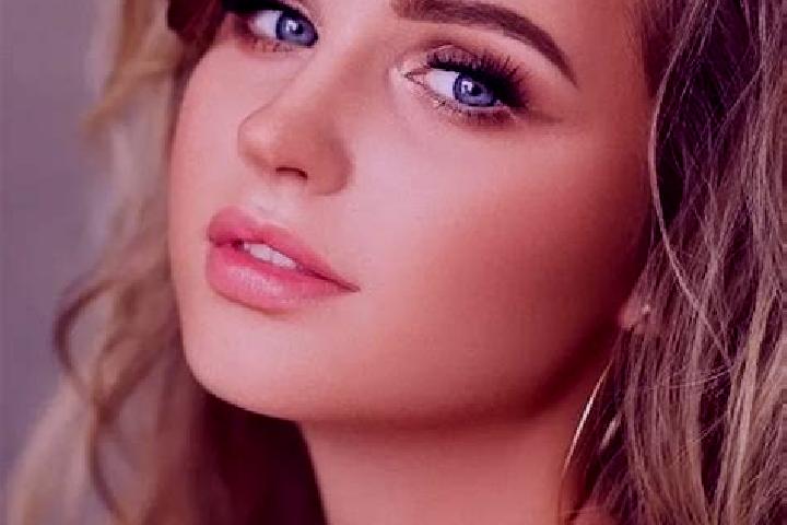 Sienna, 27, a dark blonde blue-eyed middle eastern companion based in Colac. Offering Dinner Date, Tantra, Erotic Massage, 69. Available for incall and outca...