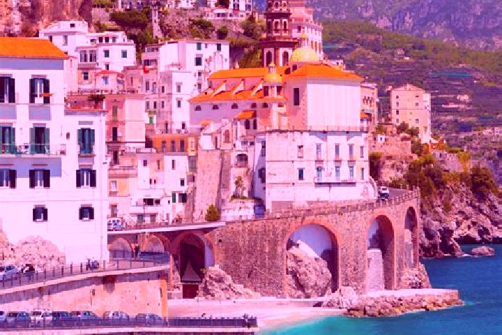Sienna, 27 — Escort in Zuclo, Italy