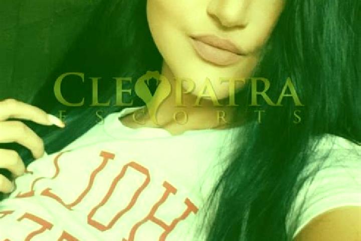 Sienna, 28, a red blue-eyed indian companion based in Ojo de Agua de la Palma. Offering Overnight, Tantra, BDSM, OWO. Available for incall and outcall, overn...