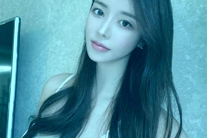 Sienna, 28 — Escort in Zhanping, China