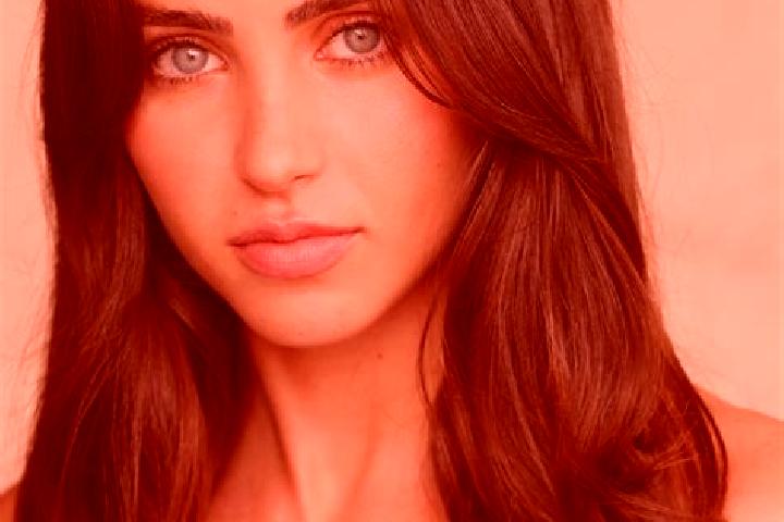 Sienna, 29, a brunette brown-eyed caucasian companion based in Crucisor. Offering CIM, 69, GFE. Available for incall and outcall, day and evening dates.