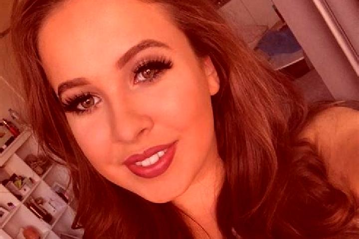 Sienna, 29, a red dark-eyed slavic companion based in Alakamis. Offering Massage, Striptease, Deep French Kissing, BDSM. Available for incall and outcall, ov...
