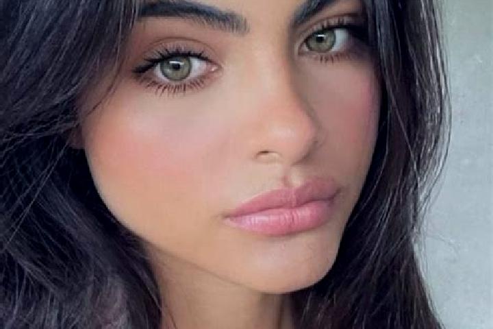Sienna, 29, a red green-eyed indian companion based in Bukit Tambun. Offering CIM, Tantra, 69. Available for incall and outcall, overnight bookings available.