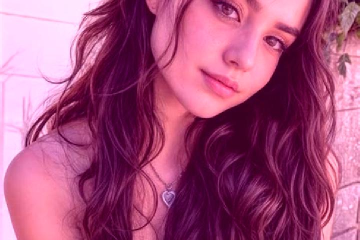 Sienna, 29, a red hazel-eyed middle eastern companion based in Xiangfeng. Offering Dinner Date, Roleplay, GFE, Deep French Kissing. Available for incall and ...