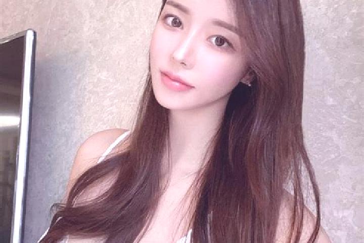 Sienna, 29 — Escort in Gaoliu, China