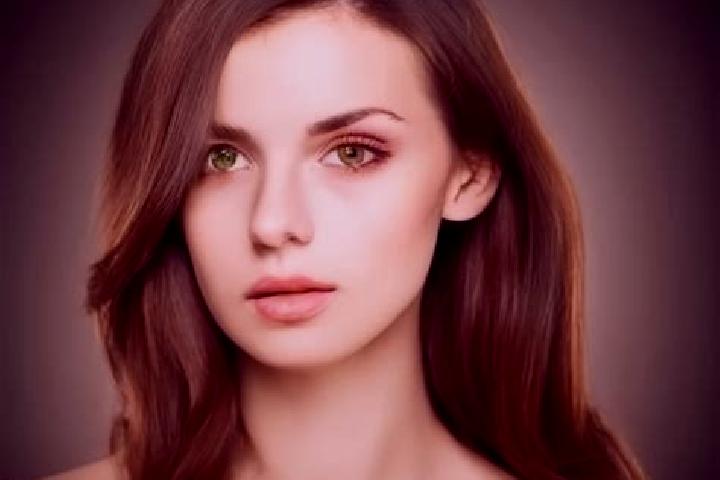 Sienna, 30, a auburn amber-eyed european companion based in Horgesti. Offering 69, Dinner Date, Striptease, Couples. Available for incall and outcall, overni...