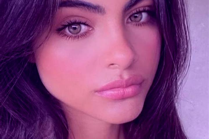 Sienna, 30, a chestnut hazel-eyed latina companion based in Wychwood. Offering Striptease, Couples, Domination. Available for incall and outcall, day and eve...