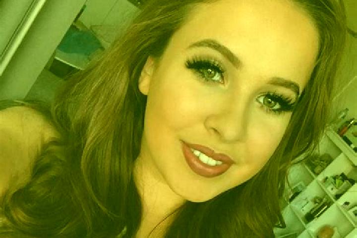 Sienna, 31, a auburn amber-eyed slavic companion based in Yongledian. Offering Dinner Date, Girlfriend Experience, Massage. Available for incall and outcall,...