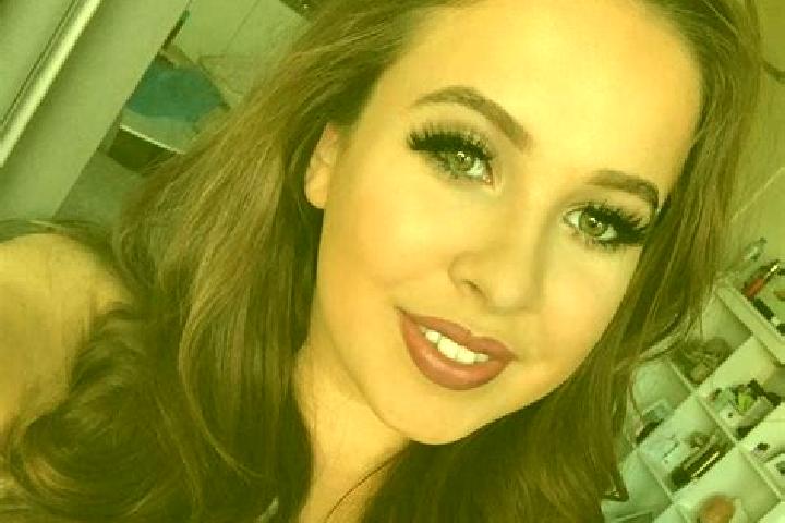 Sienna, 31, a red dark-eyed caucasian companion based in Lebedyan . Offering Girlfriend Experience, Travel Companion, Erotic Massage. Available for incall an...