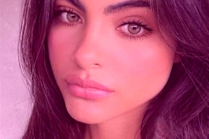 Sienna, 31, a red green-eyed indian companion based in Dennheritz. Offering OWO, Deep French Kissing, Travel Companion, CIM. Available for incall and outcall...