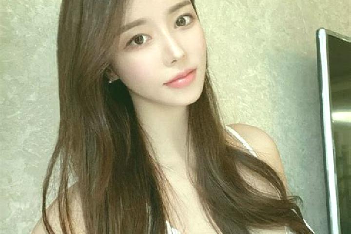 Sienna, 31 — Escort in Huliao, China