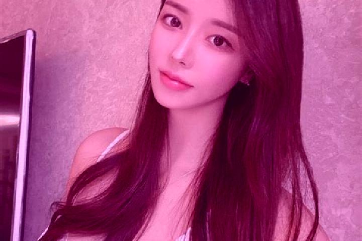 Sienna, 31 — Escort in Qiubin, China