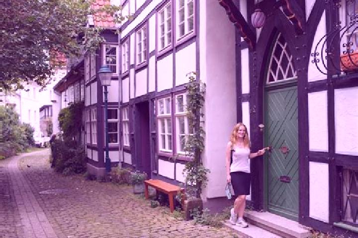 Sienna, 32 — Escort in Detmold, Germany