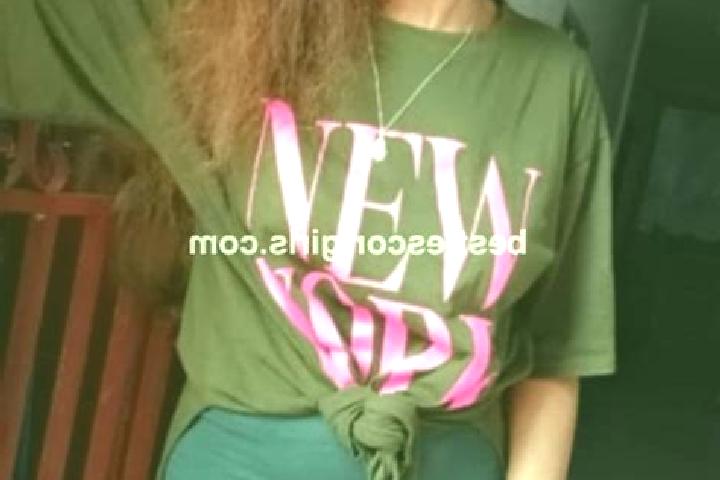 Sienna, 32 — Escort in Nkourani, Comoros