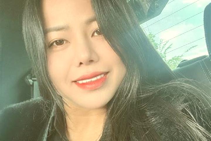 Sienna, 33 — Escort in Xuan Mai, Vietnam
