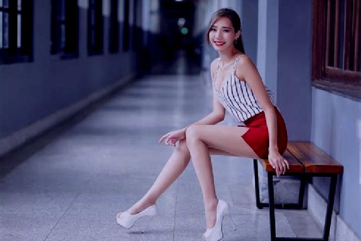 Sienna, 34, a blonde brown-eyed asian companion based in Ibipeba. Offering BDSM, Travel Companion, Fetish, Couples. Available for incall and outcall, day and...