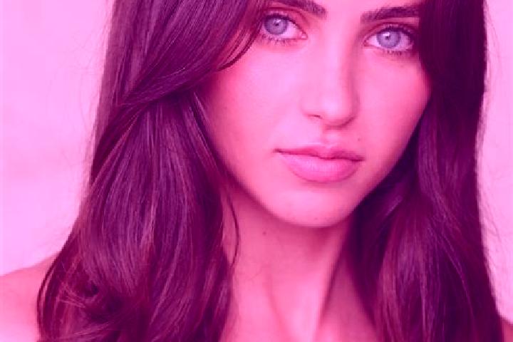 Sienna, 35, a auburn brown-eyed latina companion based in Vendeuvre-du-Poitou. Offering Roleplay, Duos, Deep French Kissing. Available for incall and outcall...