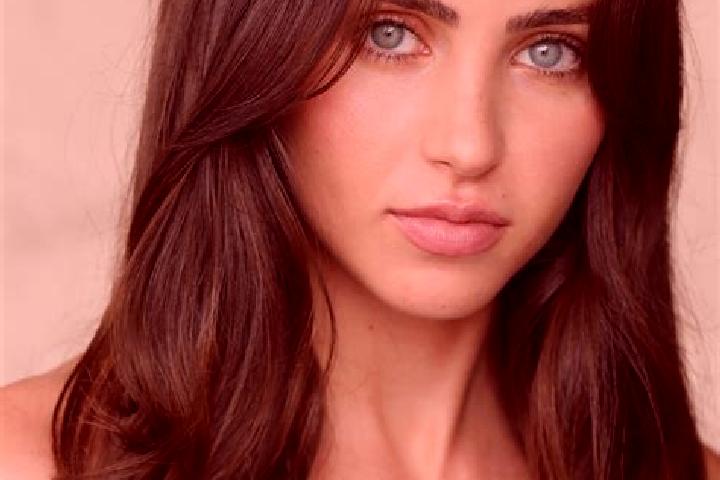 Sienna, 35, a brunette amber-eyed ebony companion based in Valencia de Fuentes. Offering 69, BDSM, Massage. Available for incall and outcall, overnight booki...