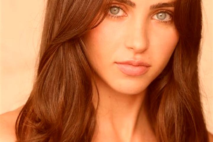 Sienna, 35, a brunette amber-eyed indian companion based in Heidmuhlen. Offering 69, Deep French Kissing, Tantra, Domination. Available for incall and outcal...