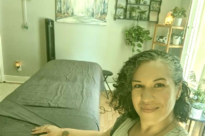 Sienna, 35, a dark blonde green-eyed ebony companion based in Macmasters Beach. Offering CIM, Tantra, OWO, Striptease, Travel Companion. Available for incall...