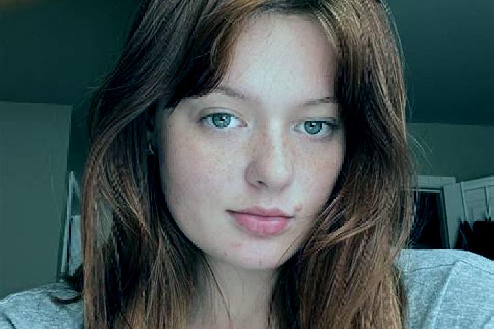Sienna, 36, a auburn amber-eyed european companion based in San Esteban de Pravia. Offering Girlfriend Experience, OWO, Travel Companion. Available for incal...