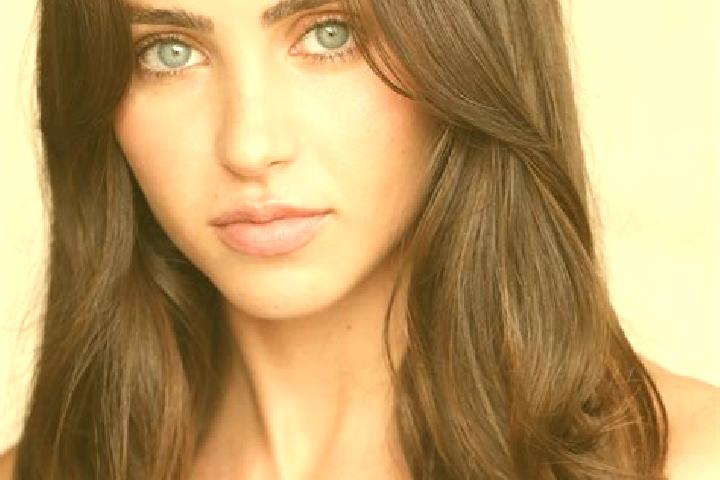 Sienna, 36, a blonde brown-eyed latina companion based in Mosbach. Offering Striptease, 69, GFE. Available for incall and outcall, day and evening dates.