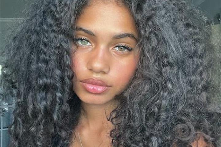 Sienna, 37, a auburn blue-eyed ebony companion based in Lucani. Offering Massage, OWO, 69, Prostate Massage. Available for incall and outcall, day and evenin...