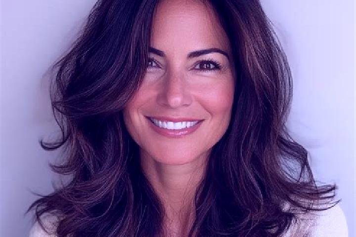 Sienna, 37, a brunette dark-eyed european companion based in Suek. Offering 69, GFE. Available for incall and outcall, overnight bookings available.