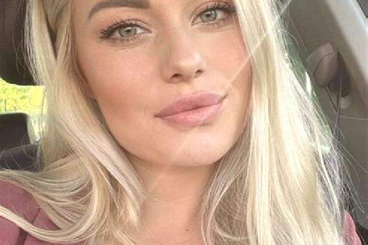 Sienna, 38, a blonde hazel-eyed caribbean companion based in Bois-Joli. Offering Massage, Prostate Massage, Party Girl, Fetish, OWO. Available for incall and...