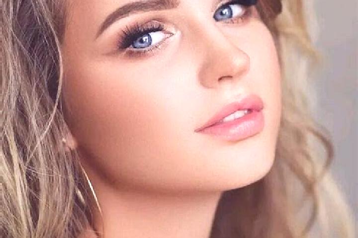 Sienna, 38, a dark blonde blue-eyed mediterranean companion based in Retijawa. Offering Fetish, 69, Massage, Travel Companion, Couples. Available for incall ...