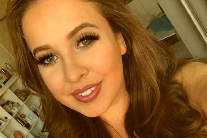 Sienna, 38, a red dark-eyed slavic companion based in El Maranon. Offering Overnight, Dinner Date, Travel Companion, GFE, Girlfriend Experience. Available fo...
