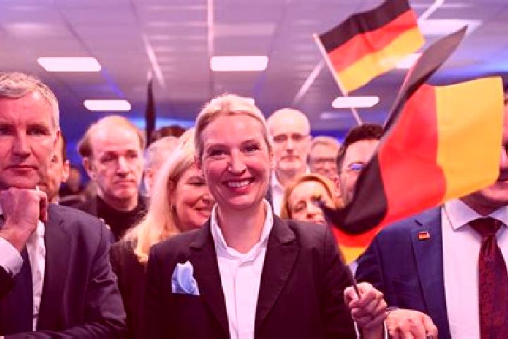 Sienna, 38 — Escort in Kasel-Golzig, Germany
