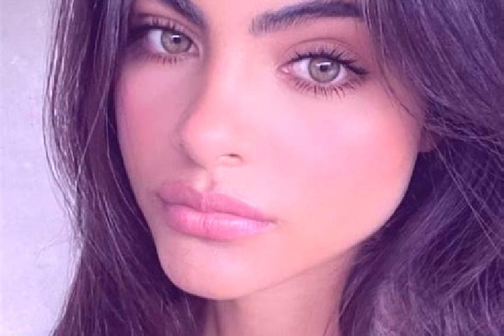 Sienna, 39, a brunette grey-eyed indian companion based in Shamsi. Offering Couples, GFE, Tantra, Striptease. Available for incall and outcall, day and eveni...