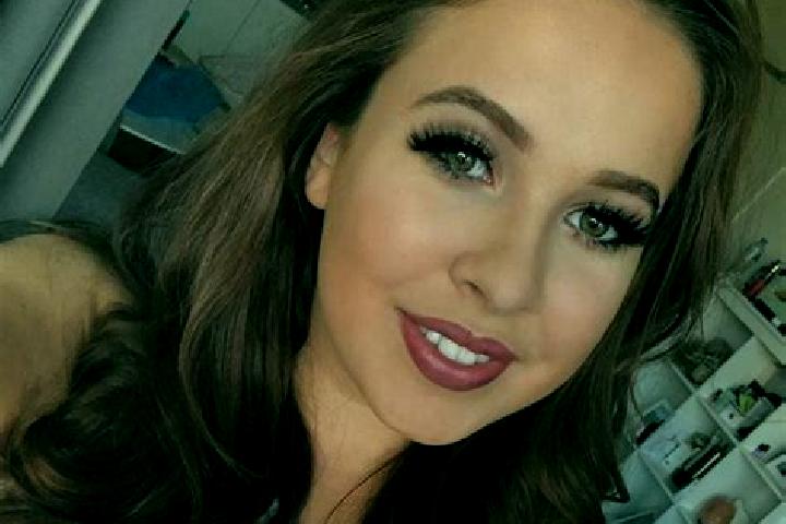 Sienna, 39, a dark blonde amber-eyed european companion based in Genzi. Offering Domination, Striptease, 69, Roleplay. Available for incall and outcall, day ...