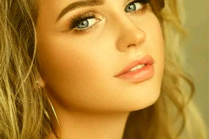Sofia, 20, a dark blonde blue-eyed european companion based in Banyuates. Offering Fetish, Tantra, Duos. Available for incall and outcall, overnight bookings...