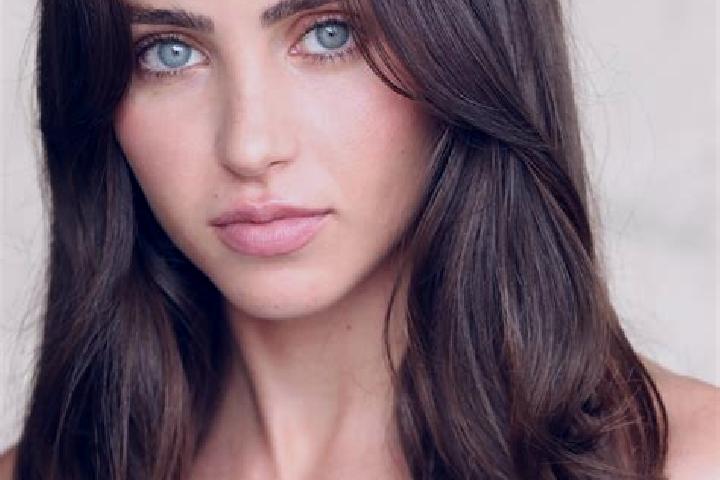 Sofia, 20, a red dark-eyed latina companion based in Quatis. Offering Erotic Massage, 69, Striptease, Couples. Available for incall and outcall, day and even...