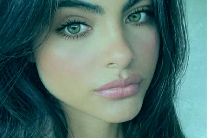 Sofia, 20, a red grey-eyed indian companion based in Diyamigili. Offering GFE, Erotic Massage, 69, Massage. Available for incall and outcall, day and evening...