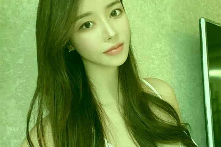 Sofia, 20 — Escort in Dahewan, China