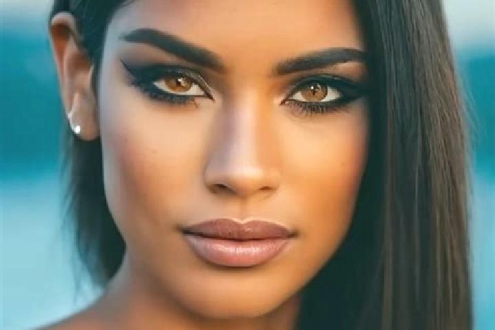 Sofia, 21, a auburn amber-eyed latina companion based in Bining. Offering CIM, OWO, 69, Striptease, GFE. Available for incall and outcall, overnight bookings...
